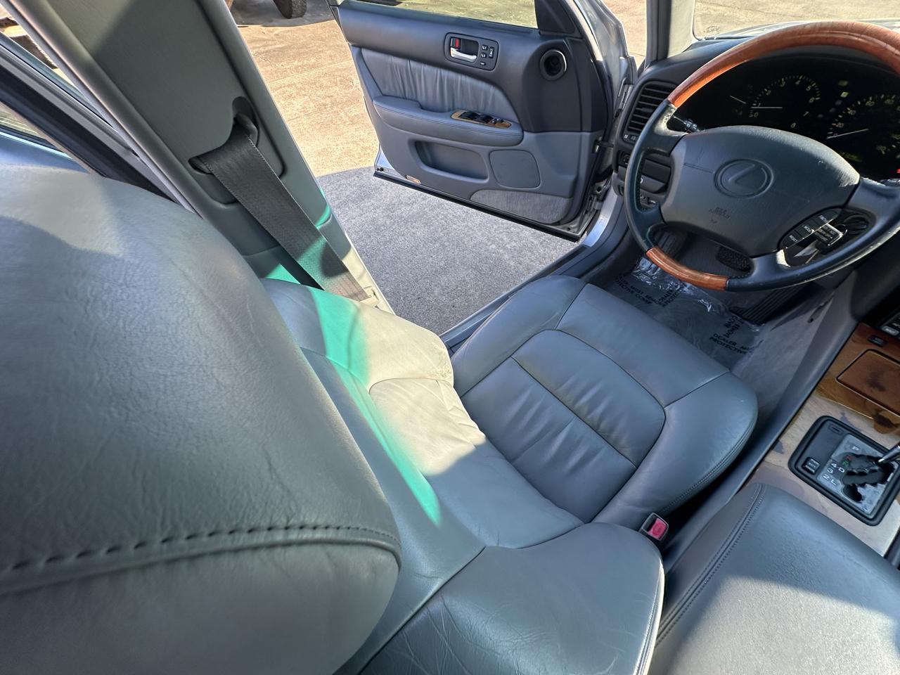 Lexus LS 400 4dr Sedan 1999