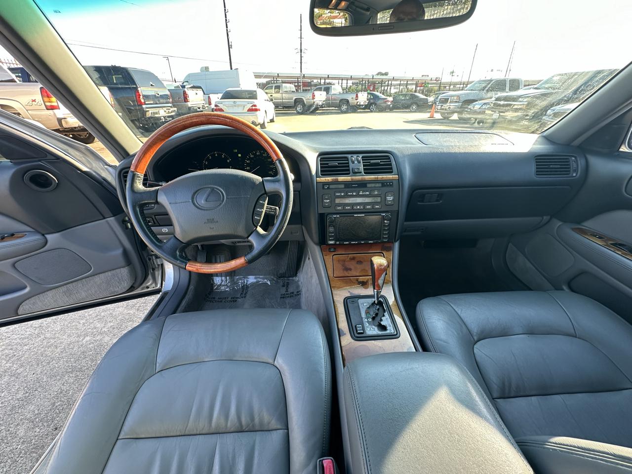 Lexus LS 400 4dr Sedan 1999