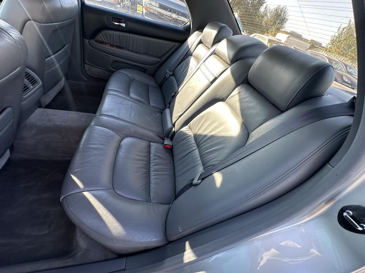 Lexus LS 400 4dr Sedan 1999
