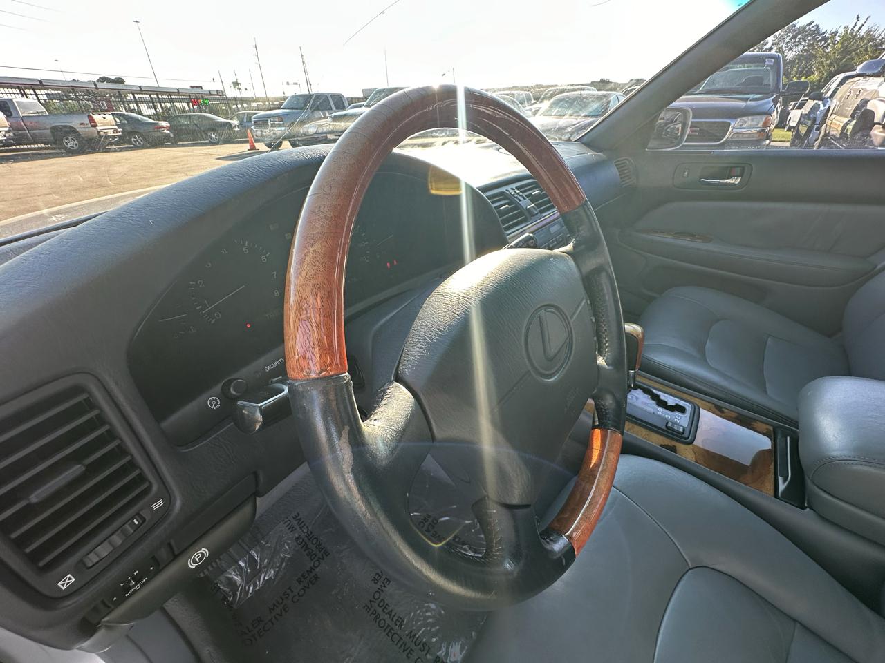 Lexus LS 400 4dr Sedan 1999