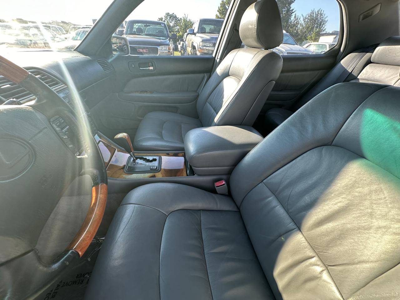 Lexus LS 400 4dr Sedan 1999