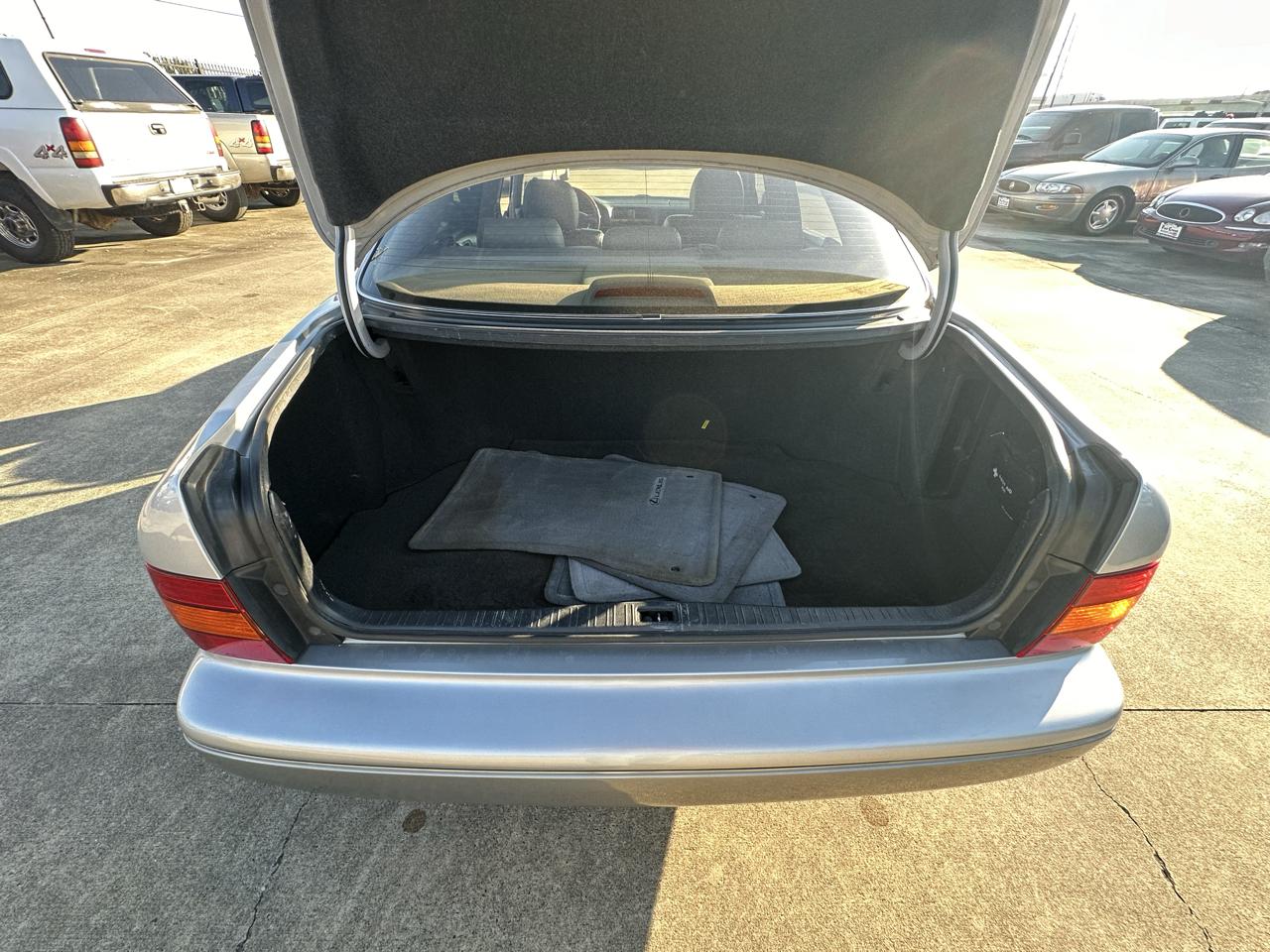 Lexus LS 400 4dr Sedan 1999