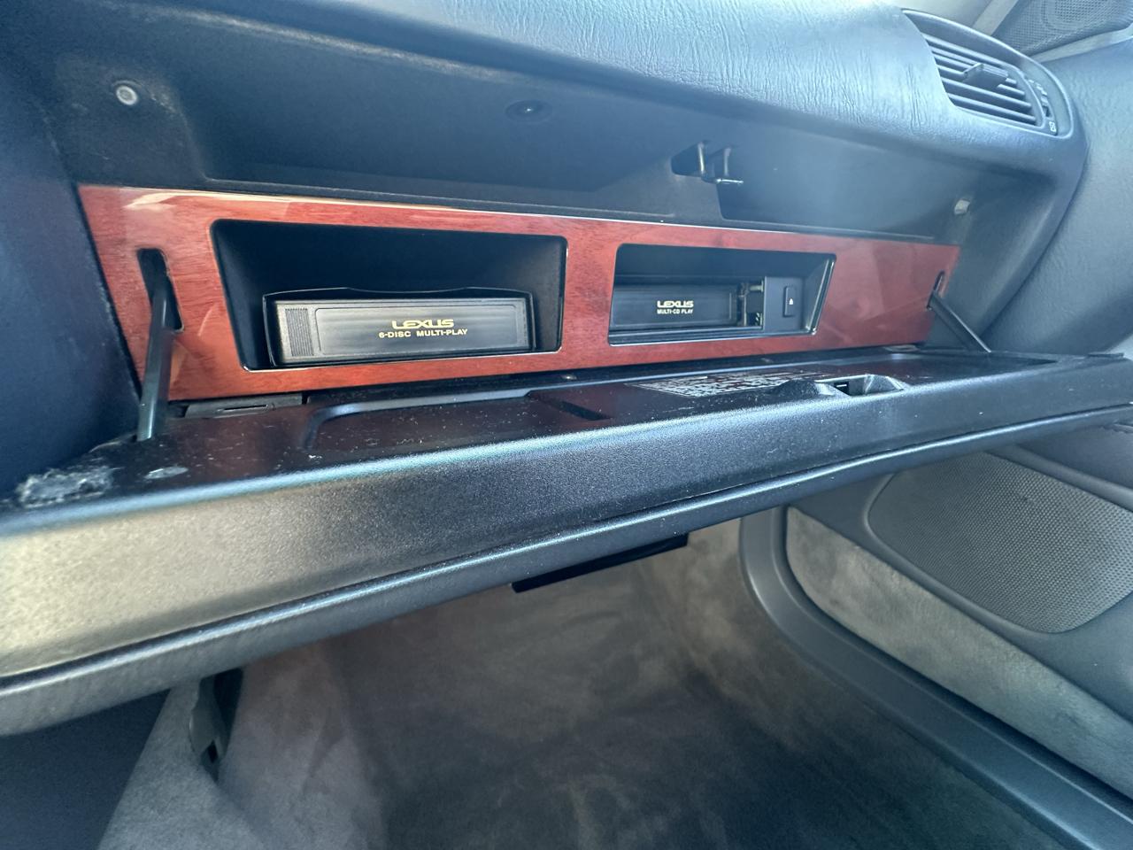 Lexus LS 400 4dr Sedan 1999