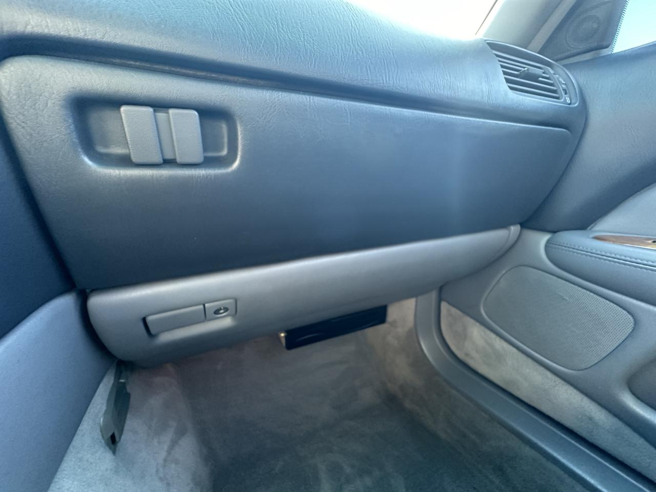 Lexus LS 400 4dr Sedan 1999