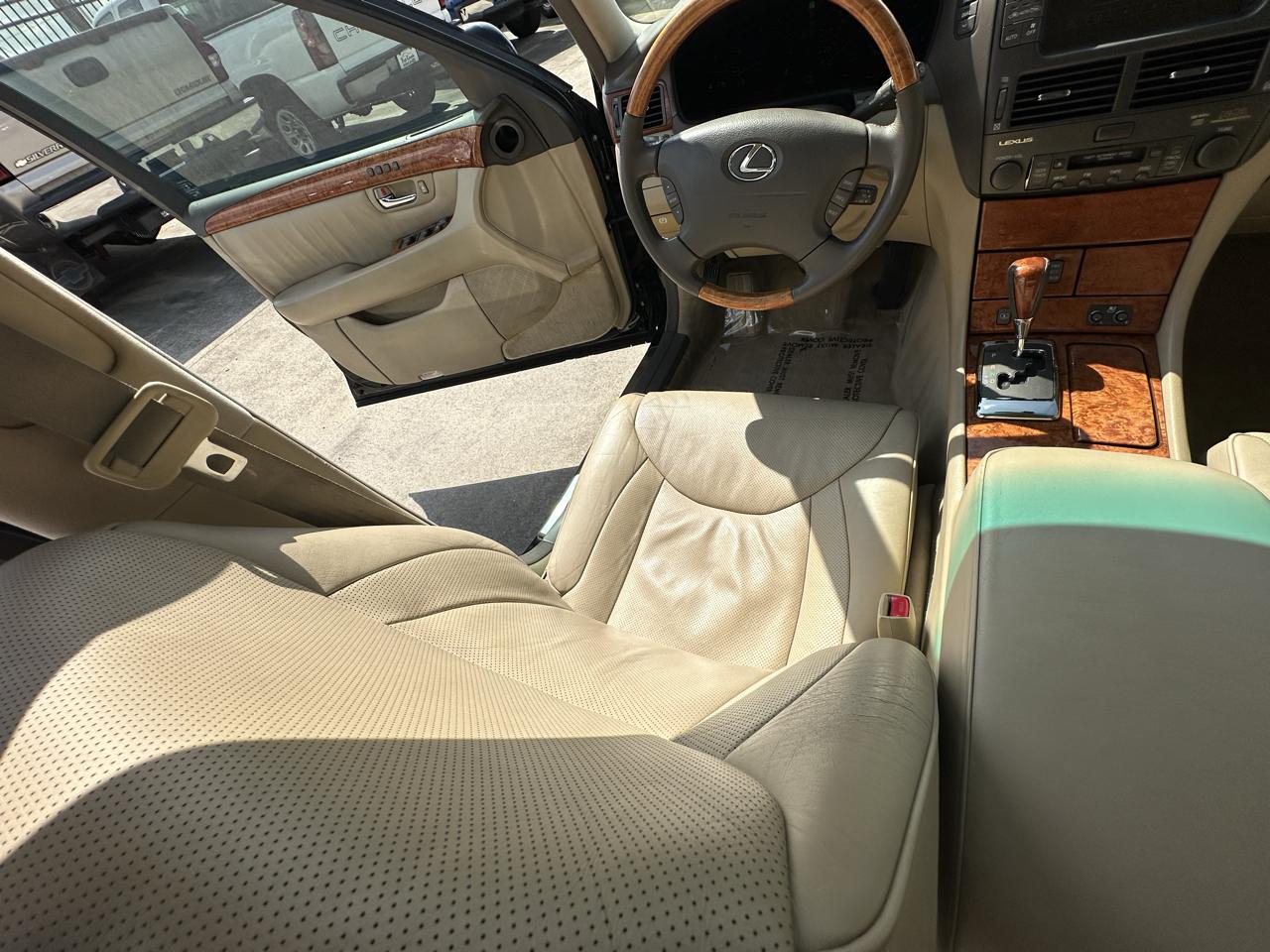 Lexus LS 430  2005