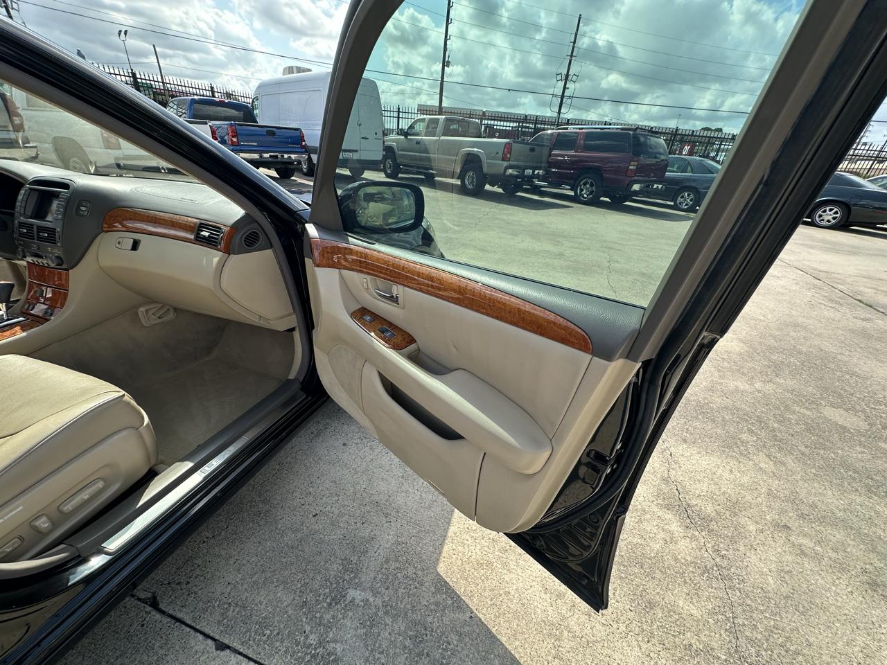 Lexus LS 430  2005