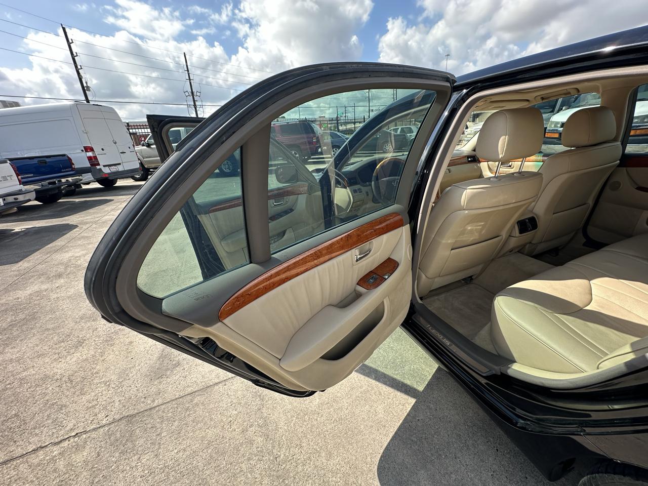 Lexus LS 430  2005