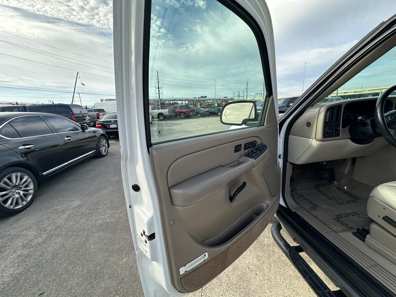 Chevrolet Suburban 4dr 1500 2WD Z71 2005