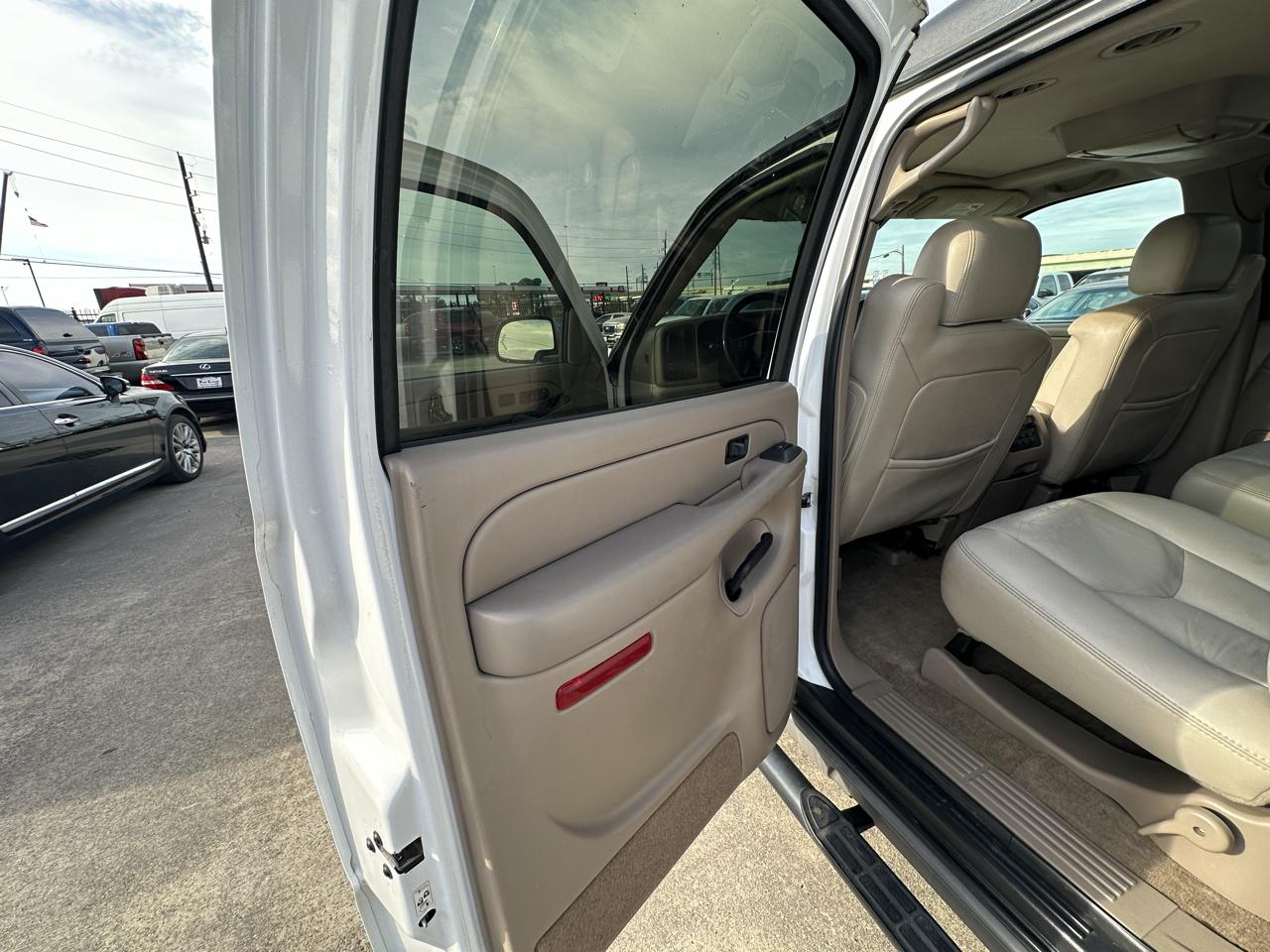Chevrolet Suburban 4dr 1500 2WD Z71 2005