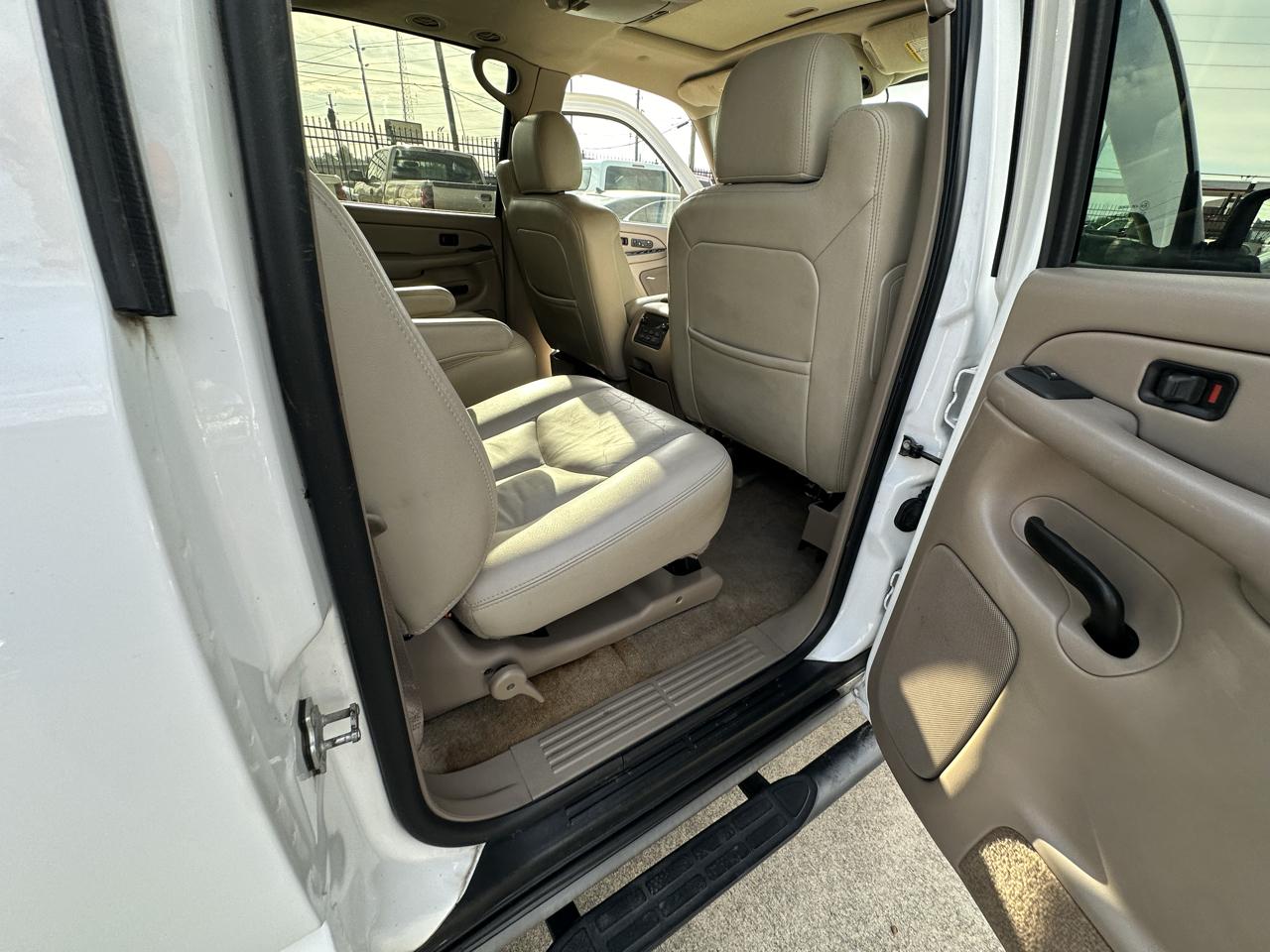 Chevrolet Suburban 4dr 1500 2WD Z71 2005