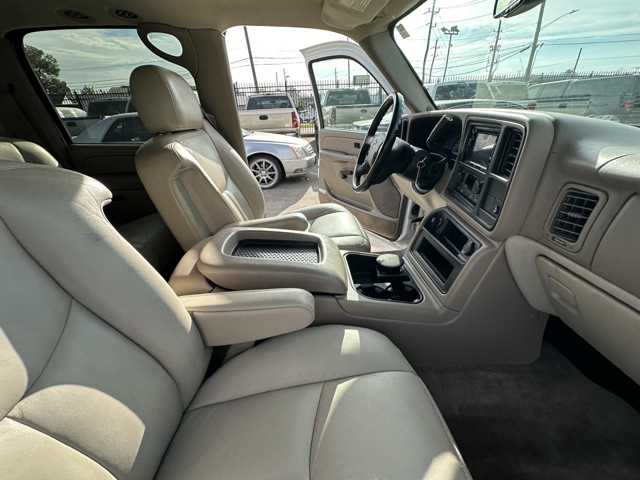 Chevrolet Suburban 4dr 1500 2WD Z71 2005
