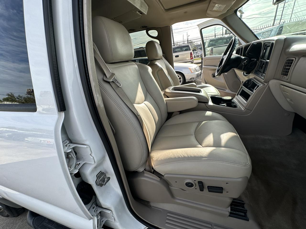 Chevrolet Suburban 4dr 1500 2WD Z71 2005