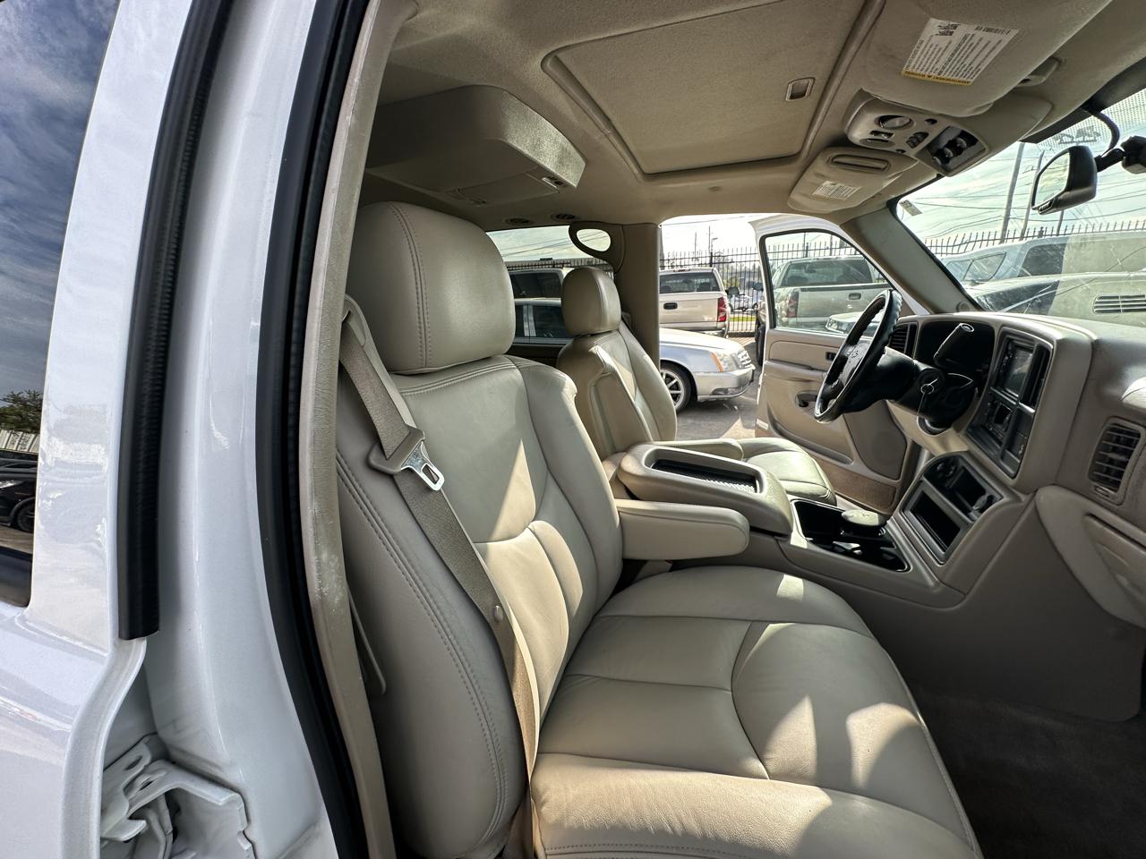 Chevrolet Suburban 4dr 1500 2WD Z71 2005