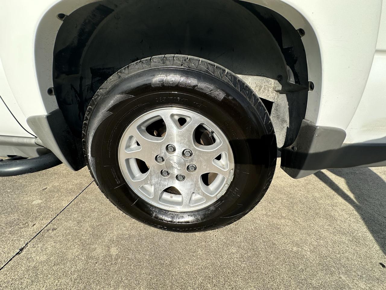 Chevrolet Suburban 4dr 1500 2WD Z71 2005