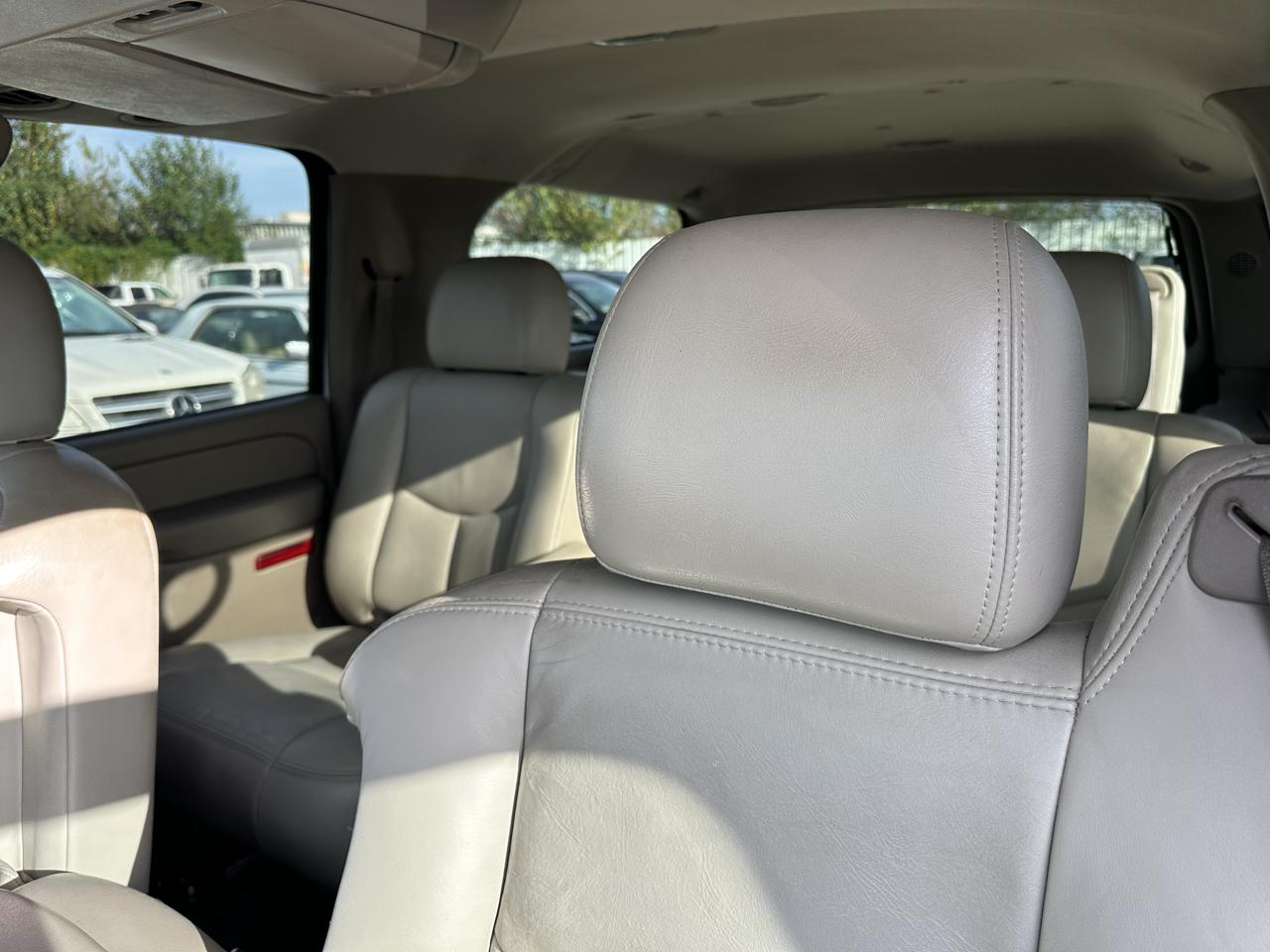 Chevrolet Suburban 4dr 1500 2WD Z71 2005