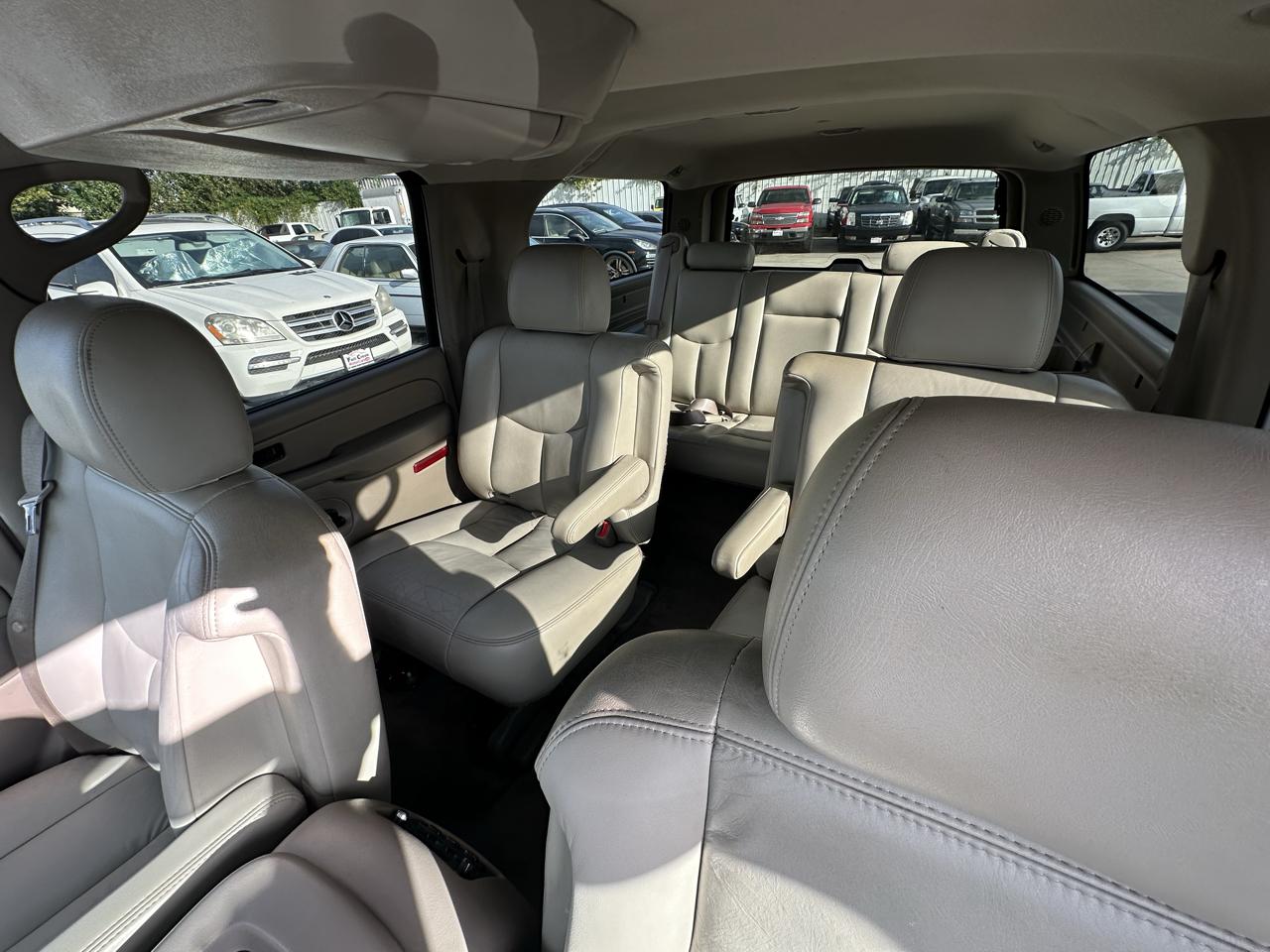 Chevrolet Suburban 4dr 1500 2WD Z71 2005