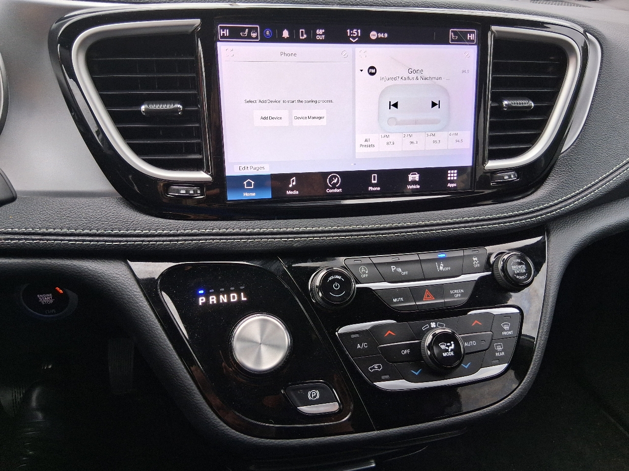 Chrysler Pacifica Touring FWD 2023