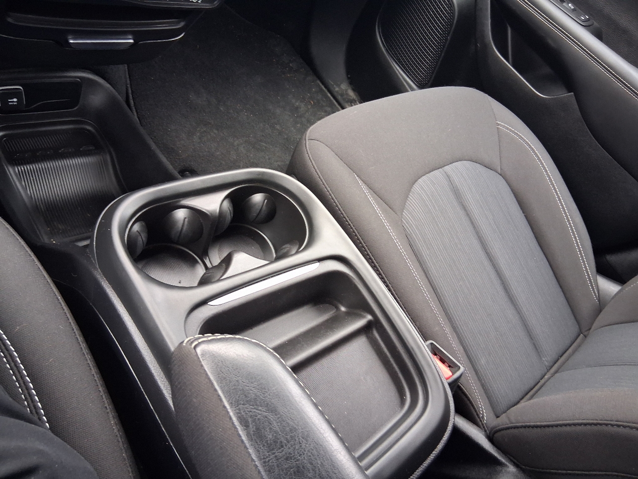 Chrysler Pacifica Touring FWD 2023