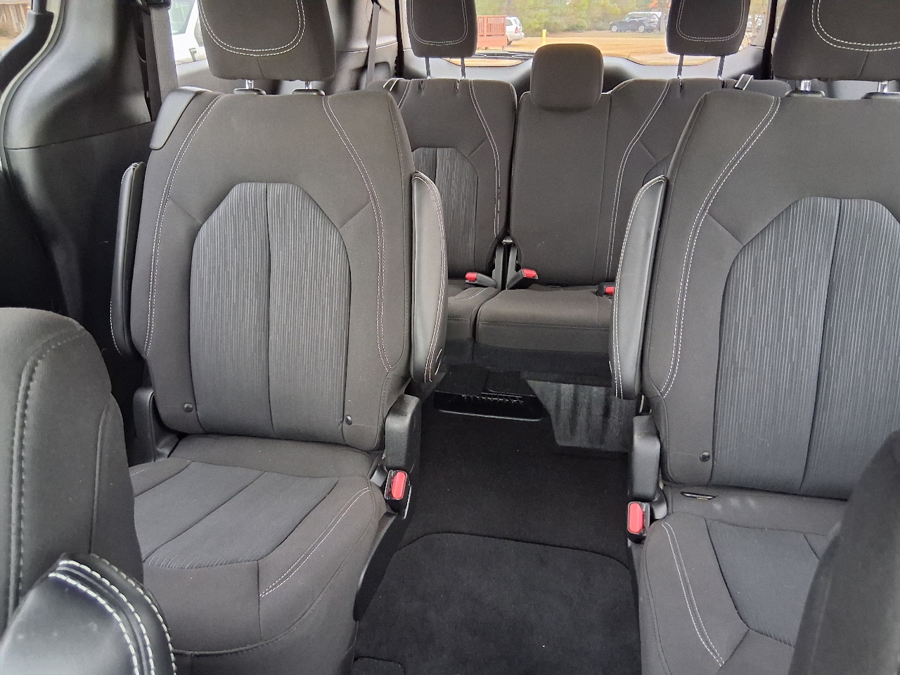 Chrysler Pacifica Touring FWD 2023