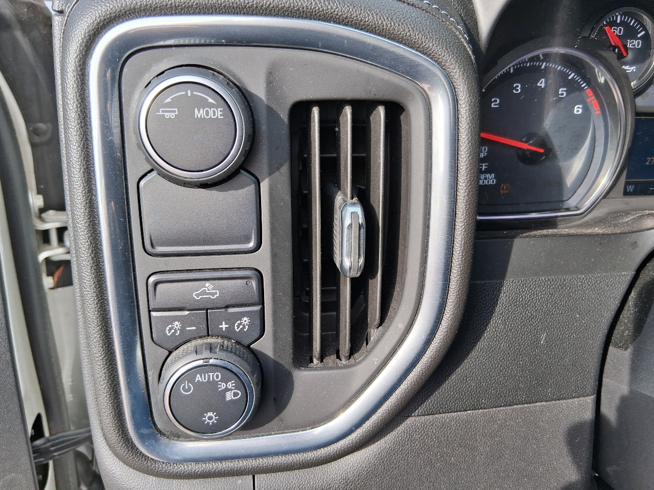 Chevrolet Silverado 1500 2WD Crew Cab 157" LT 2020