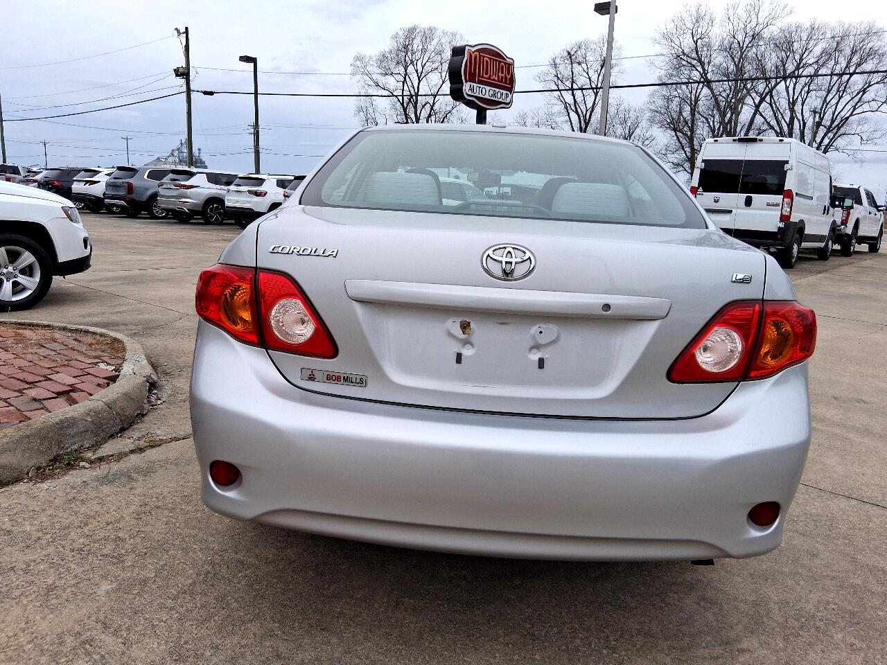 Toyota Corolla 4dr Sdn Auto LE (Natl) 2010