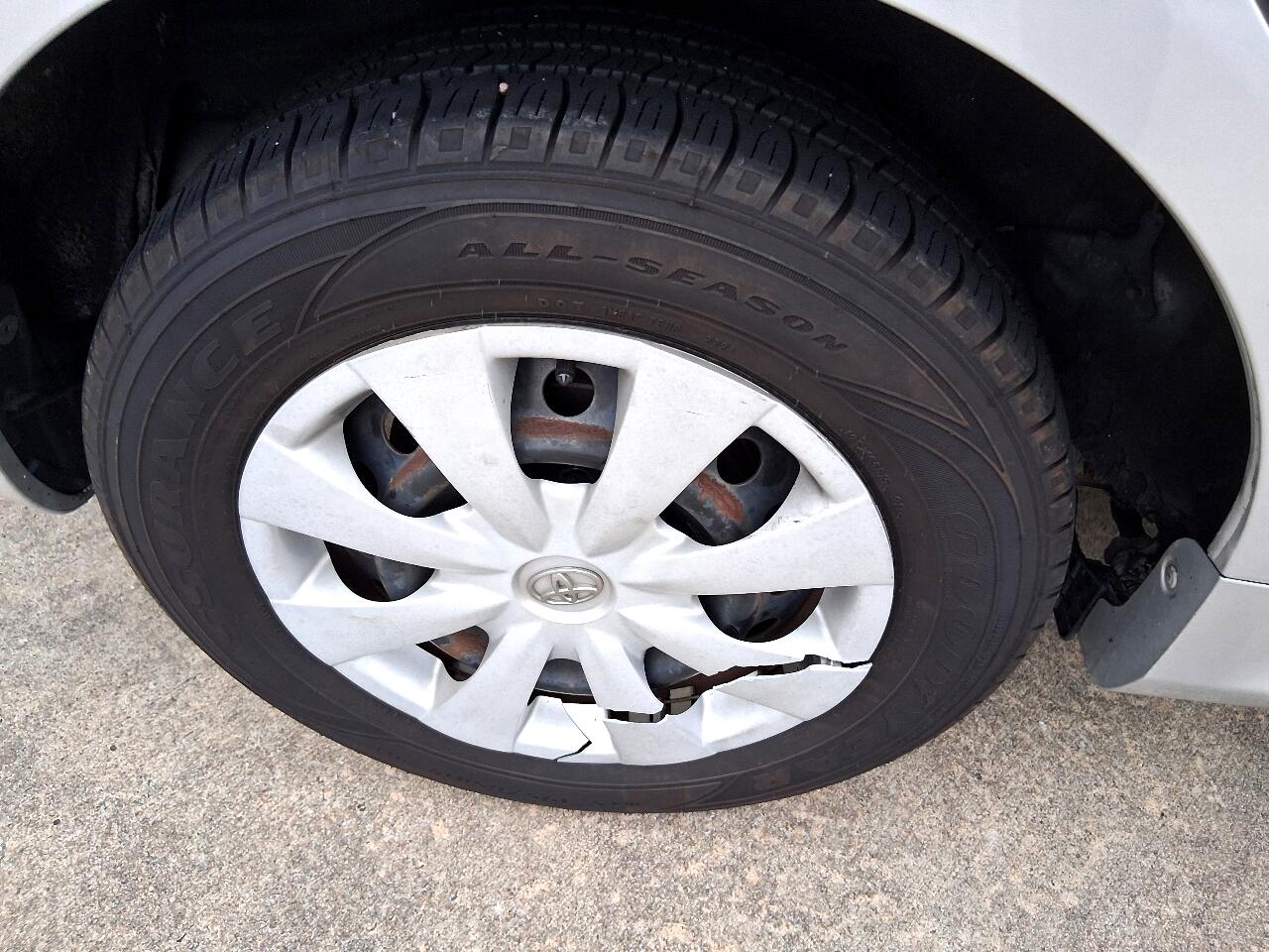 Toyota Corolla 4dr Sdn Auto LE (Natl) 2010