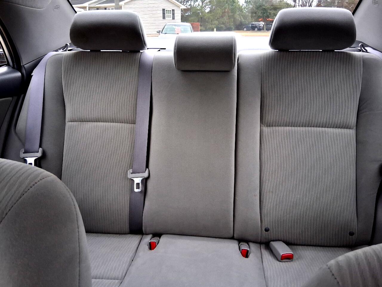 Toyota Corolla 4dr Sdn Auto LE (Natl) 2010