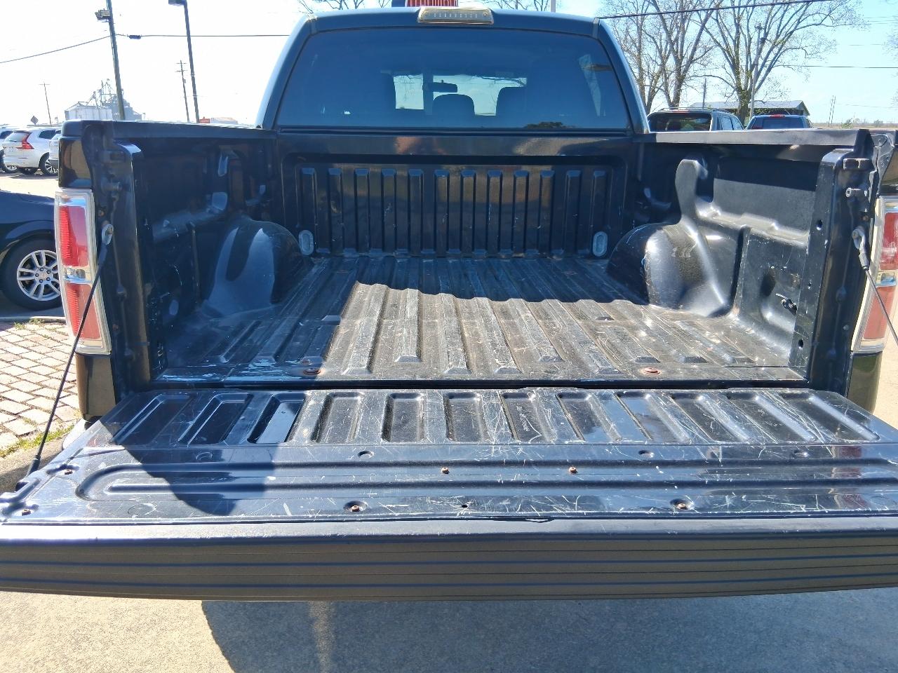 View vehicle photo 4