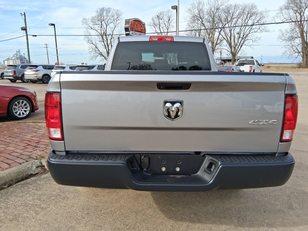 RAM 1500 Classic Tradesman 4x4 Quad Cab 6'4" Box 2022
