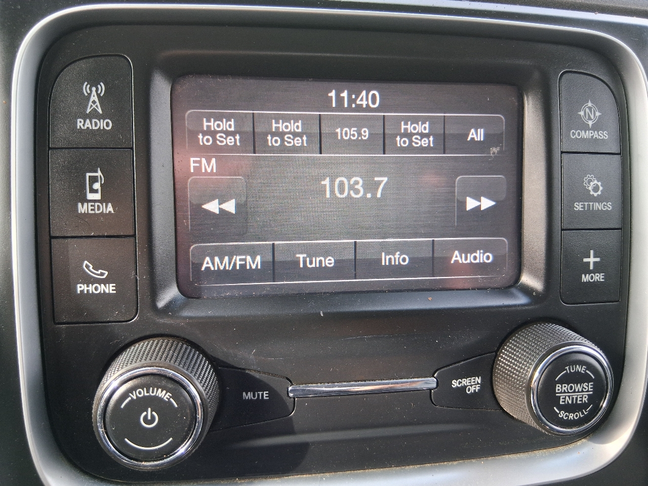 RAM 1500 Classic Tradesman 4x4 Quad Cab 6'4" Box 2022