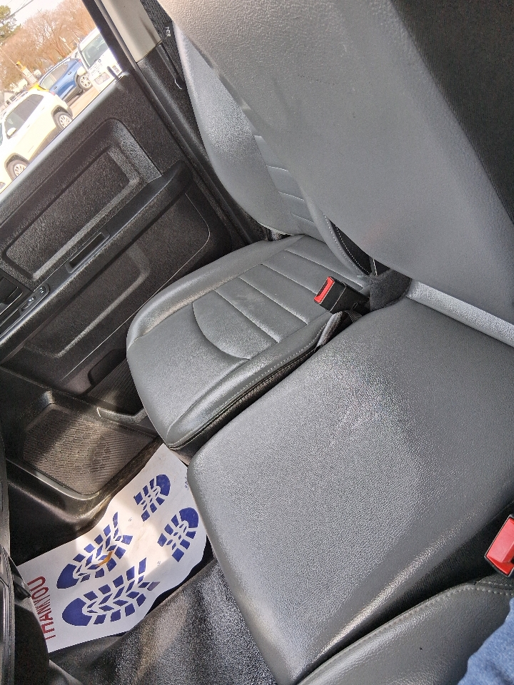 RAM 1500 Classic Tradesman 4x4 Quad Cab 6'4" Box 2022