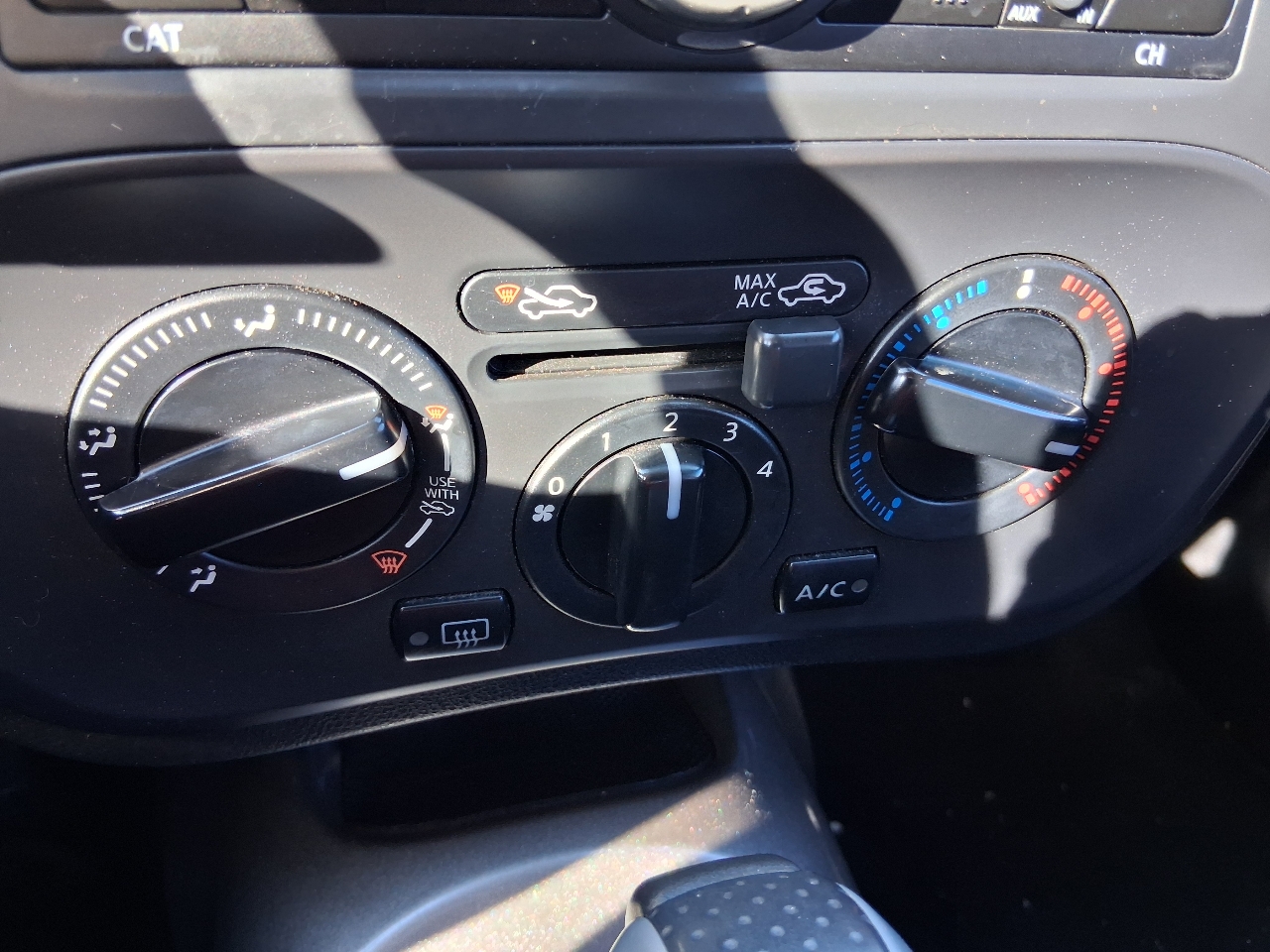 Nissan Juke 5dr Wgn CVT S AWD 2014