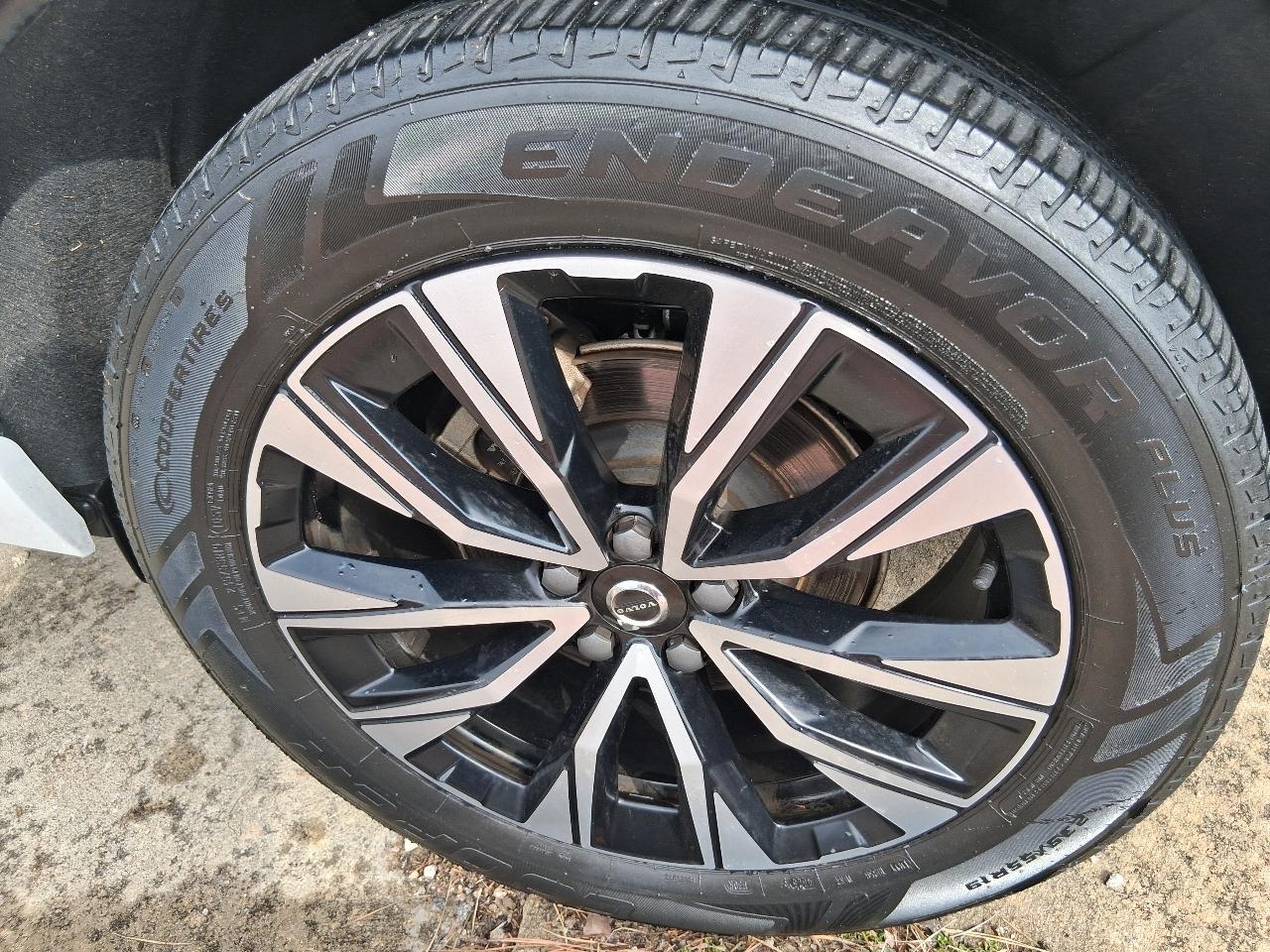 Volvo XC60 B5 AWD Plus Bright Theme 2023