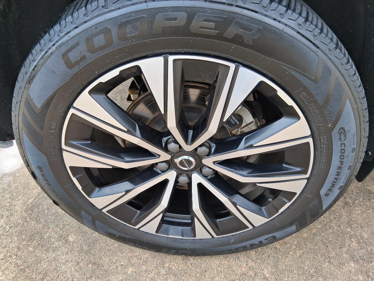 Volvo XC60 B5 AWD Plus Bright Theme 2023