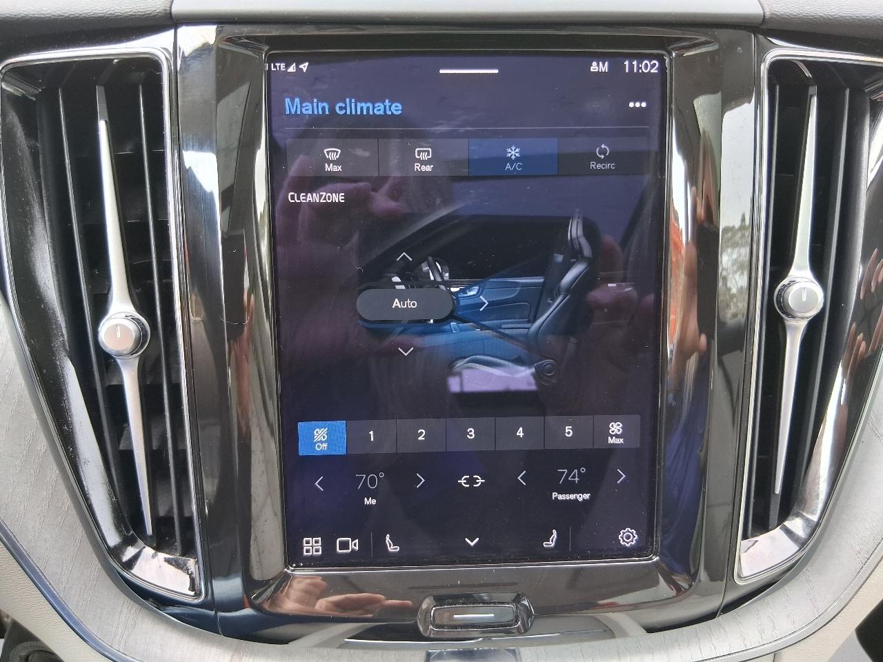 Volvo XC60 B5 AWD Plus Bright Theme 2023