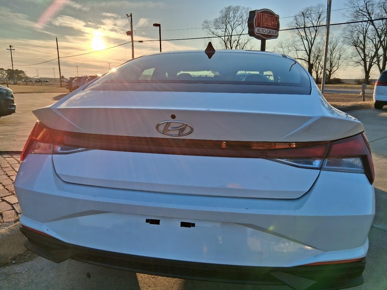 Hyundai Elantra SEL IVT 2021