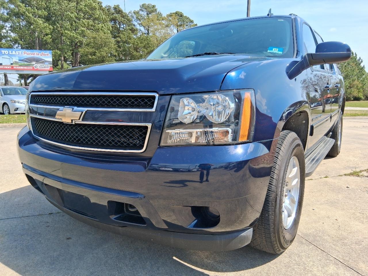 Chevrolet Avalanche 4WD Crew Cab LS 2011