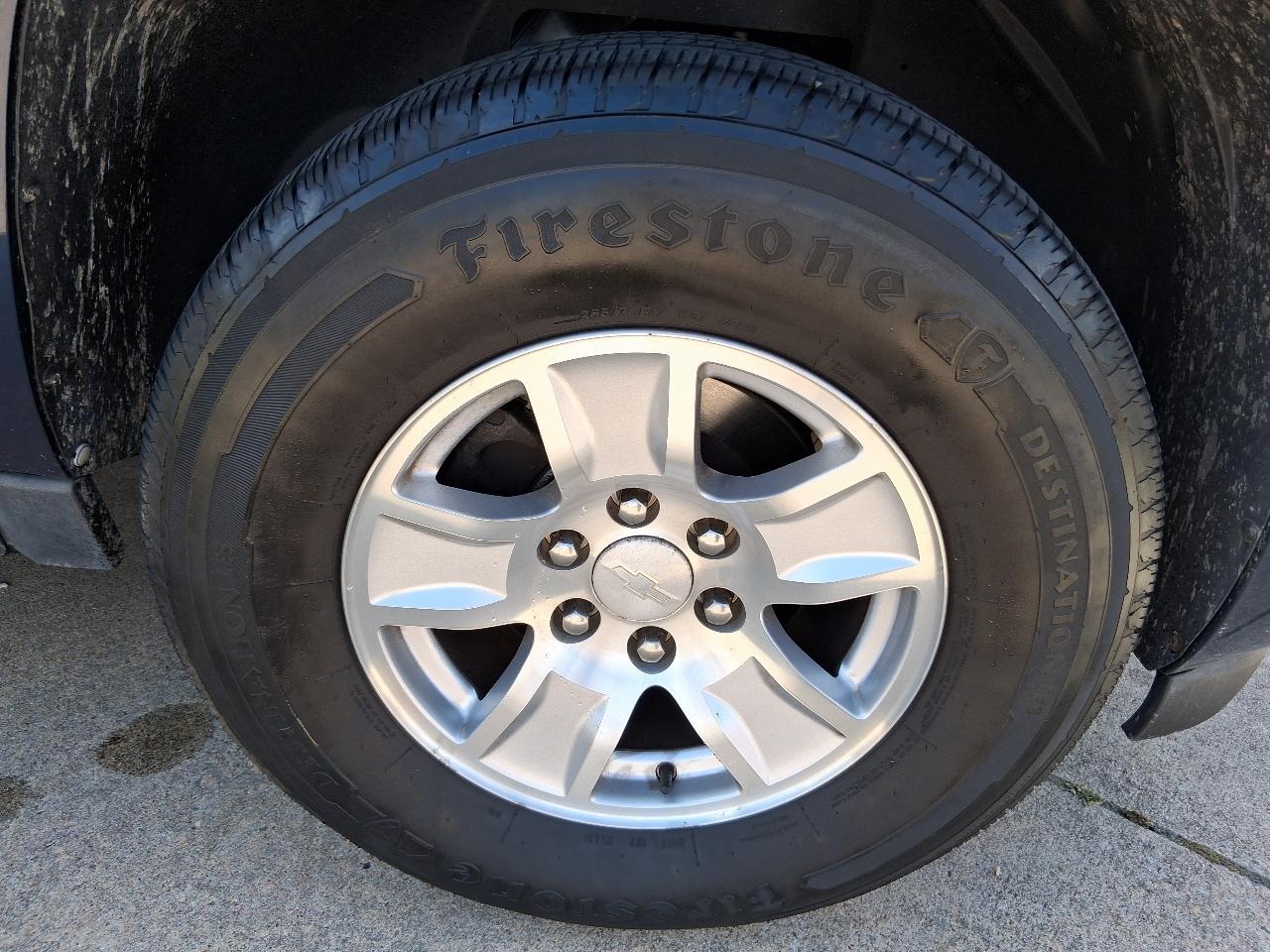 Chevrolet Avalanche 4WD Crew Cab LS 2011