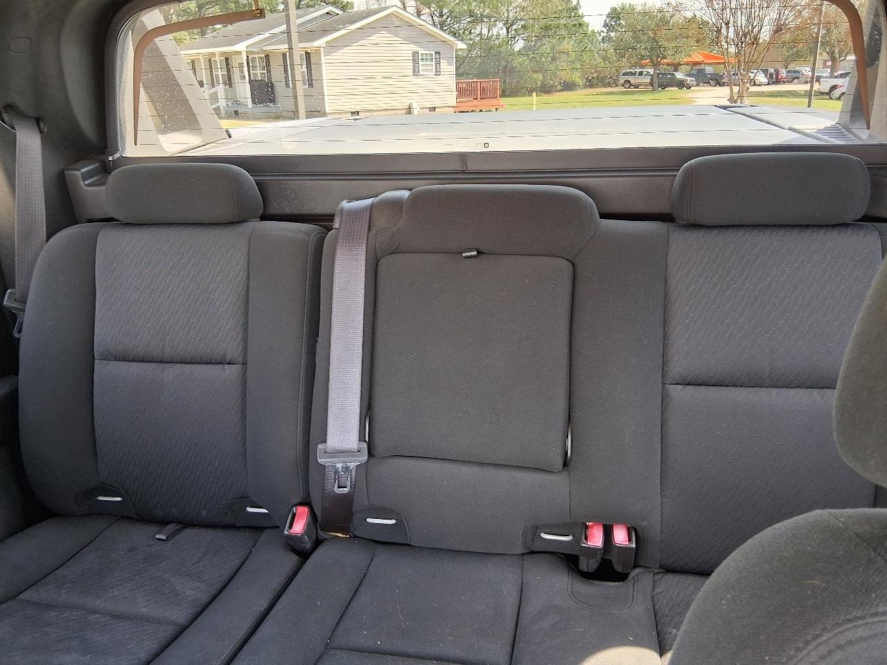 Chevrolet Avalanche 4WD Crew Cab LS 2011