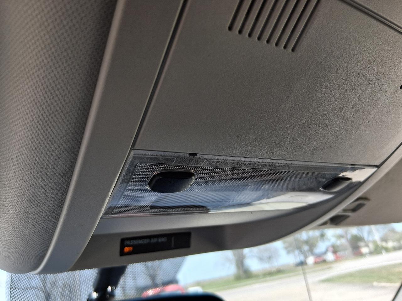 Chevrolet Avalanche 4WD Crew Cab LS 2011