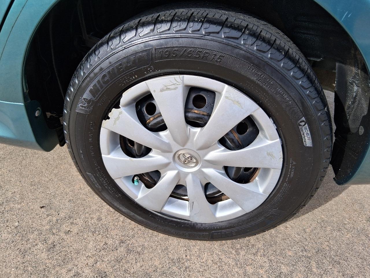 Toyota Corolla 4dr Sdn LE Auto (Natl) 2010