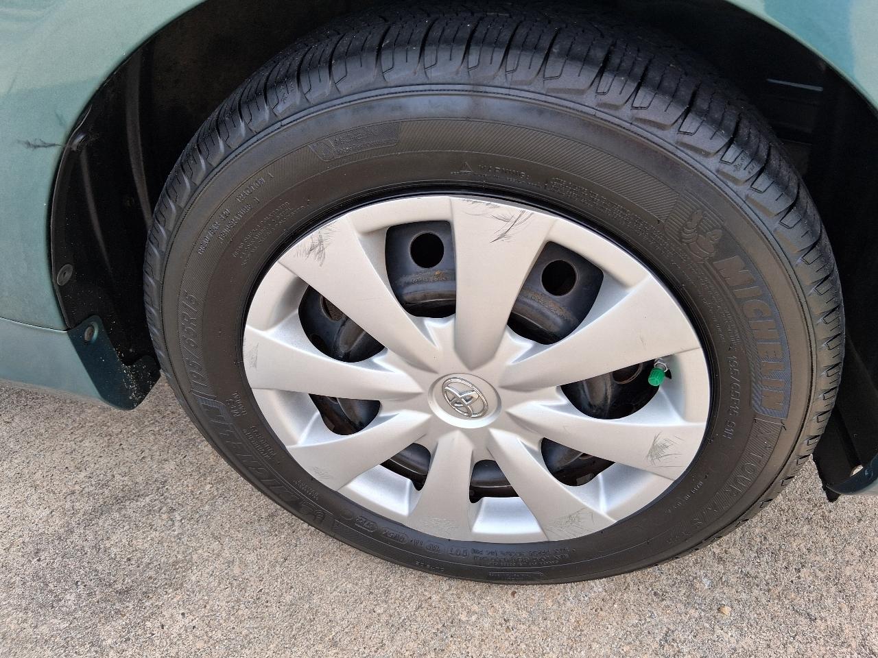 Toyota Corolla 4dr Sdn LE Auto (Natl) 2010