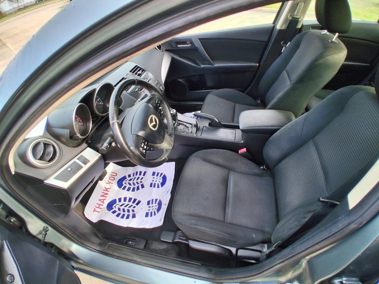 Mazda MAZDA3 4dr Sdn Auto i Touring 2012