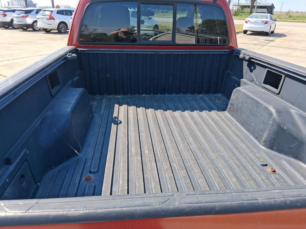 Toyota Tacoma 4WD Access V6 AT (Natl) 2010