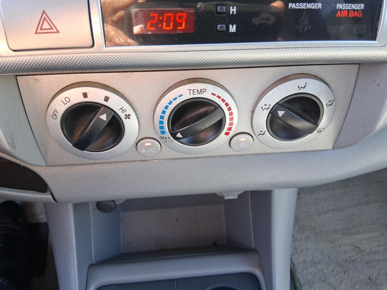 Toyota Tacoma 4WD Access V6 AT (Natl) 2010