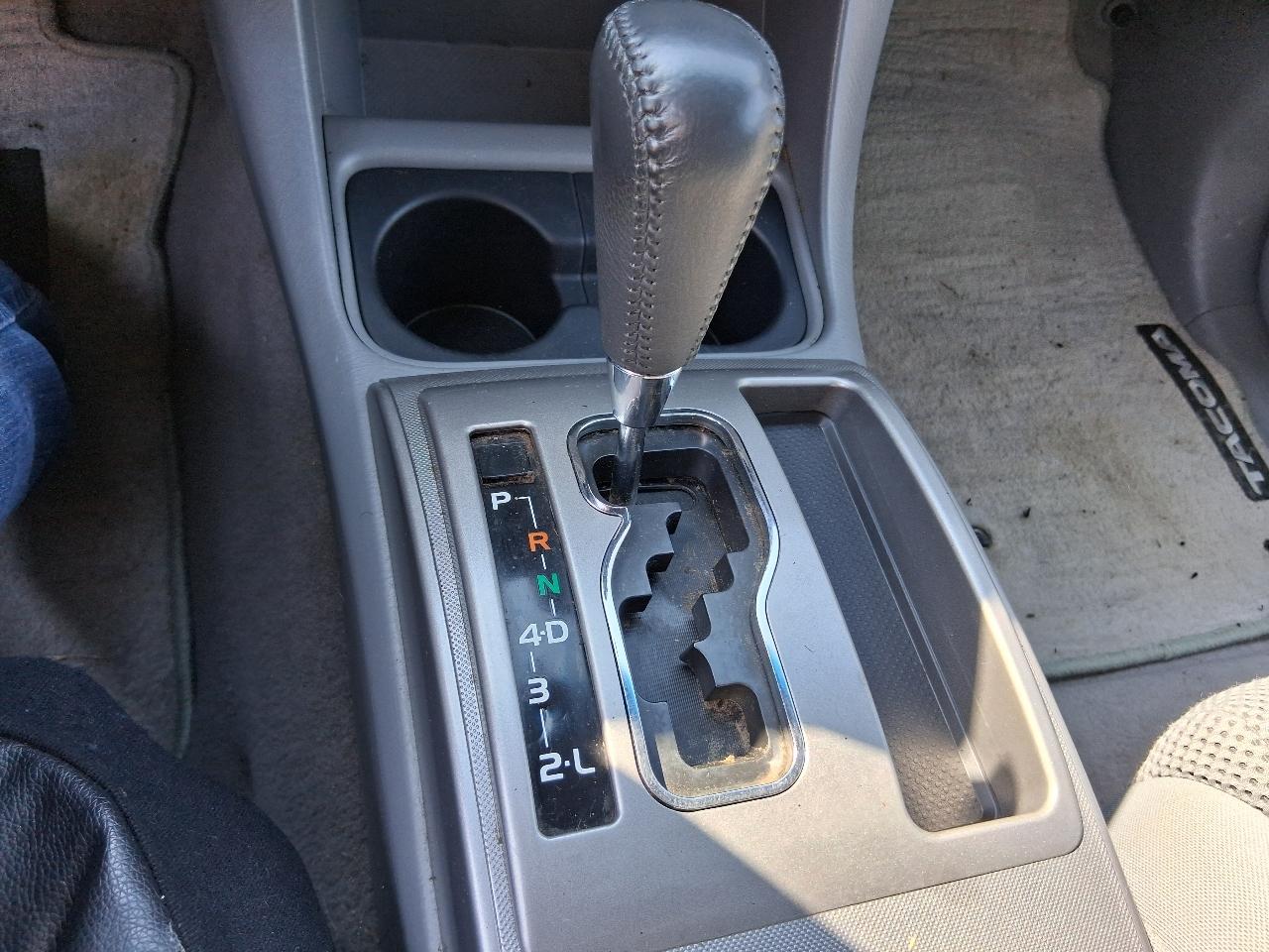 Toyota Tacoma 4WD Access V6 AT (Natl) 2010