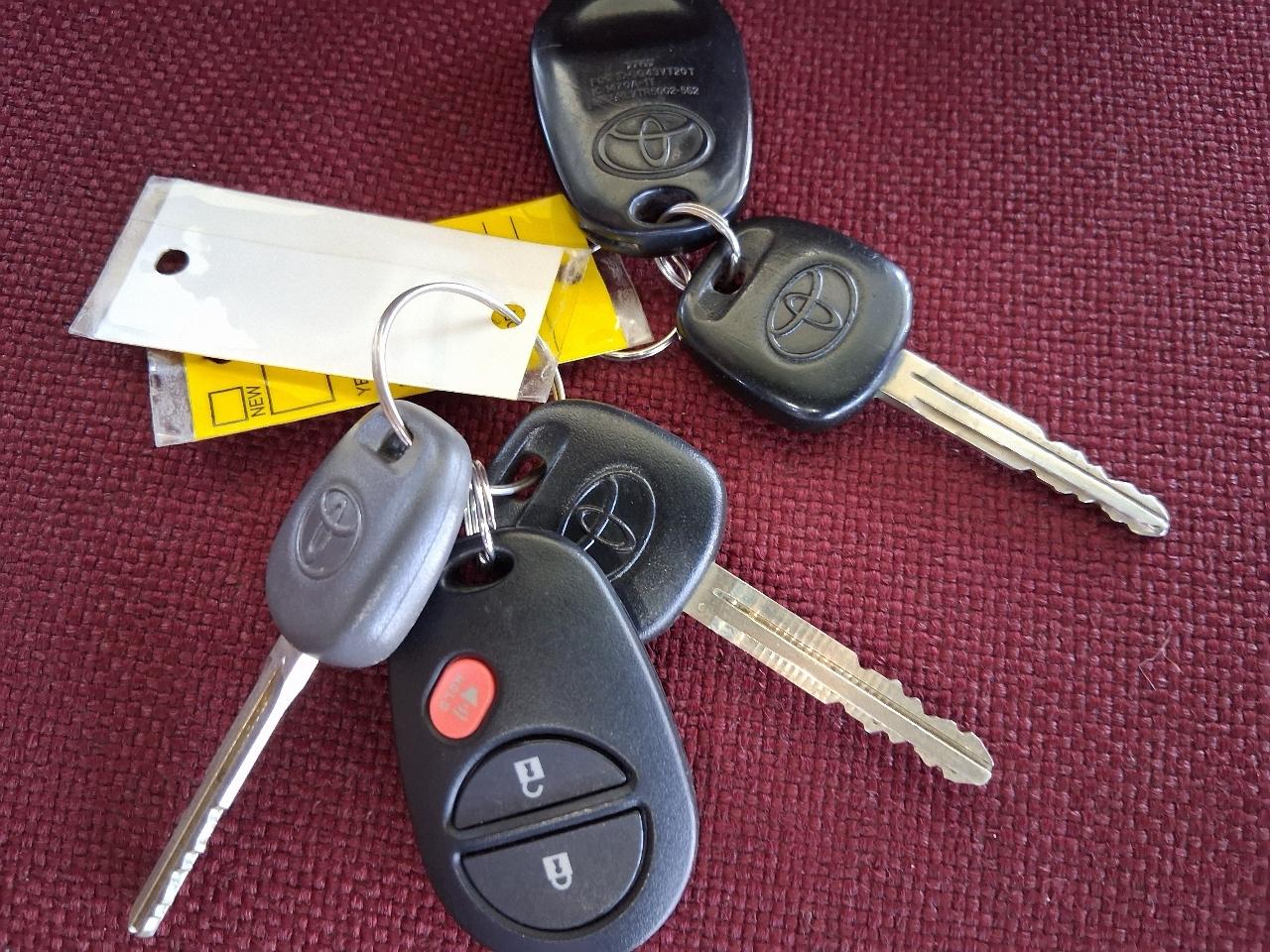 Toyota Tacoma 4WD Access V6 AT (Natl) 2010