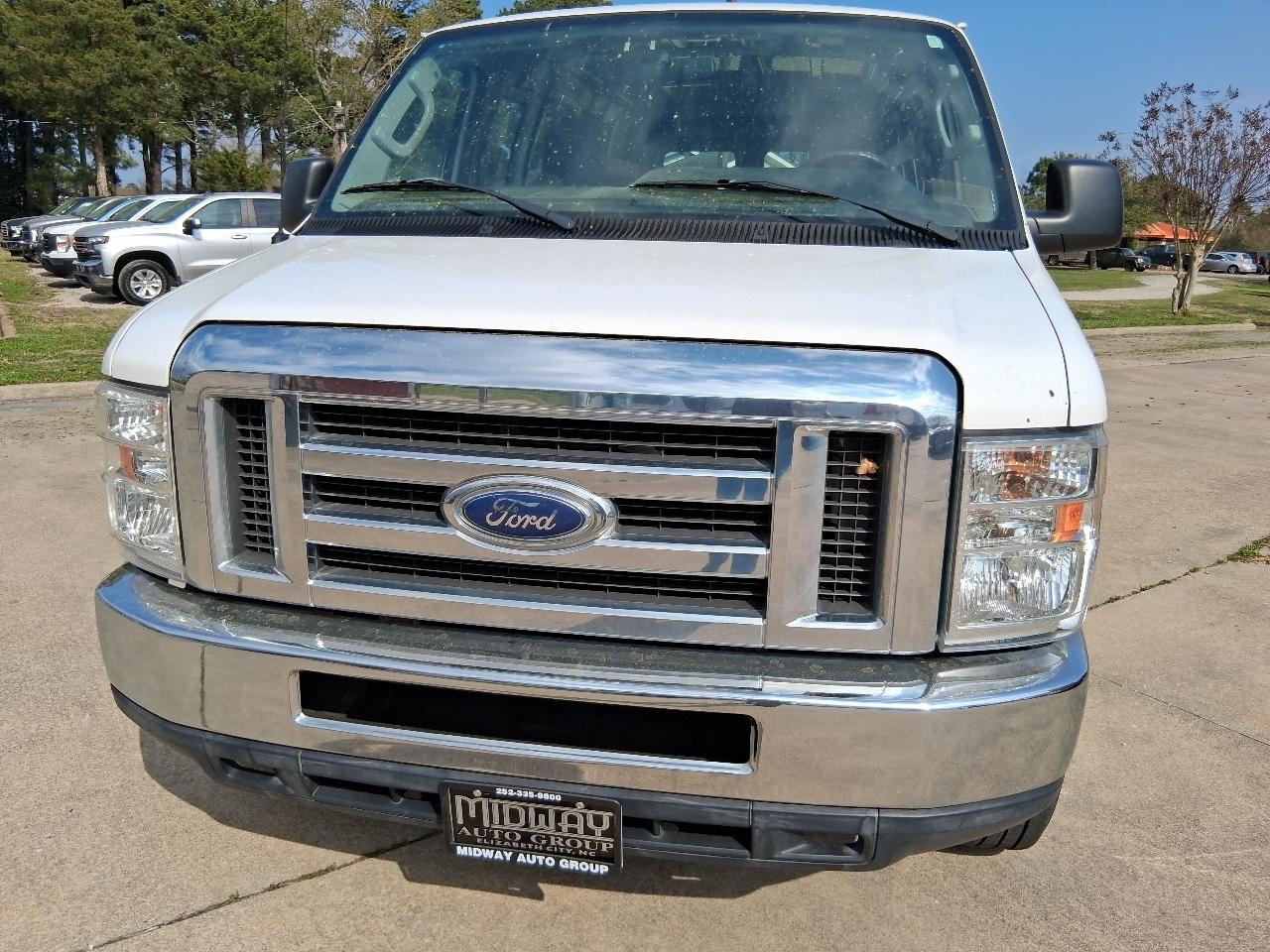 Ford Econoline Cargo Van E-250 Commercial 2014