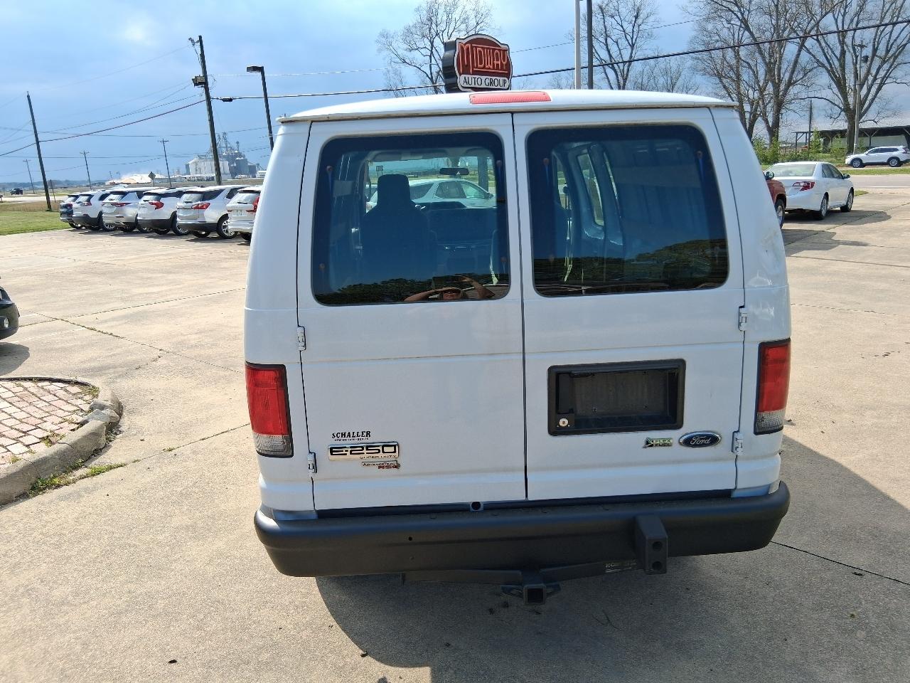 Ford Econoline Cargo Van E-250 Commercial 2014