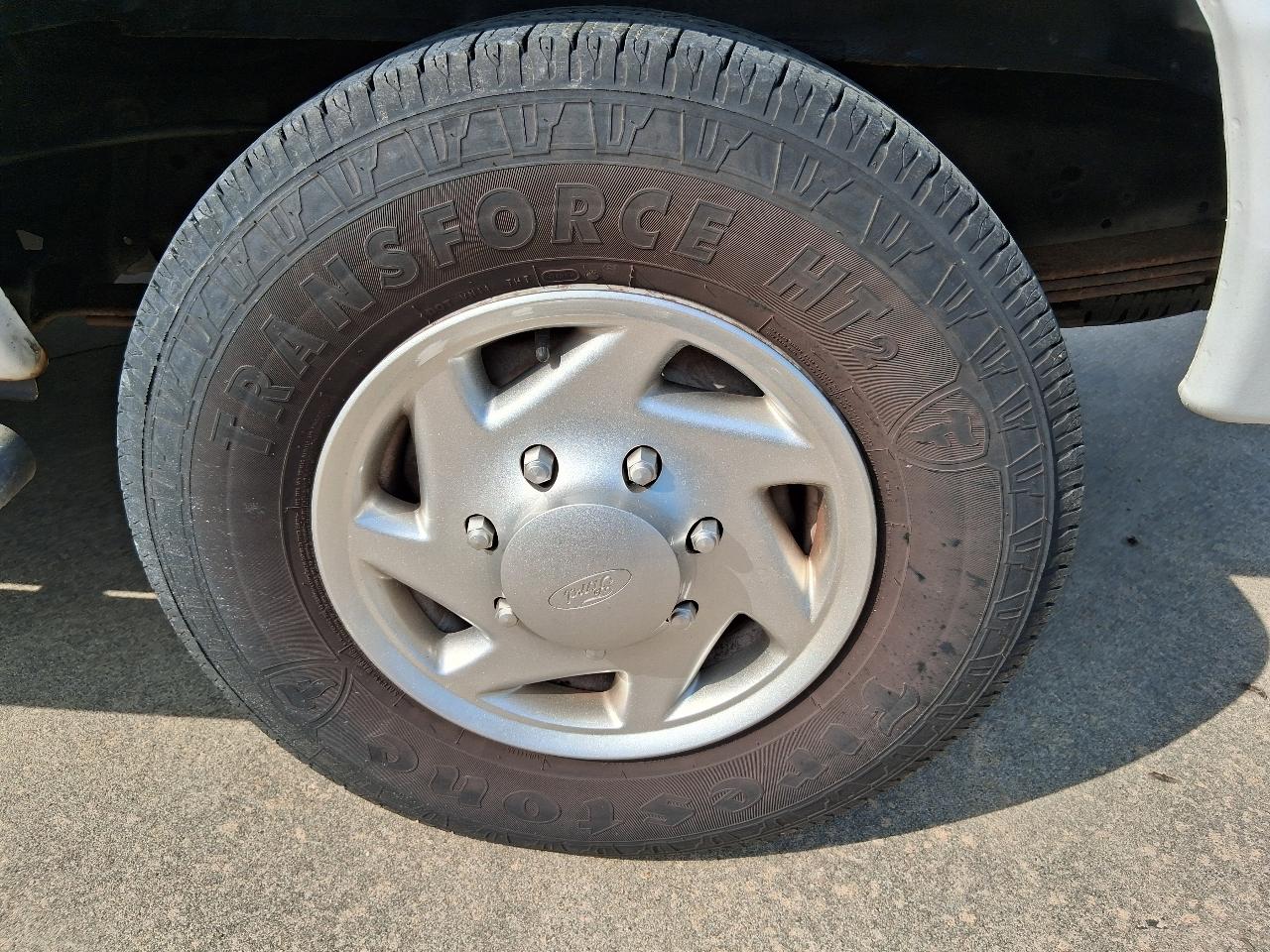 Ford Econoline Cargo Van E-250 Commercial 2014